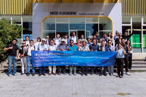 ▲來自美法等8國的海洋國際專家聆聽台灣回收再利用循環經濟的創意與行動力。（圖／海保署提供）