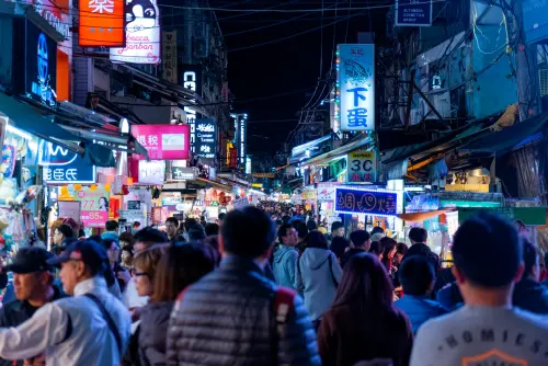 ▲夜市則被列為體驗台灣飲食文化不可錯過的一站。（圖／取自unsplash）