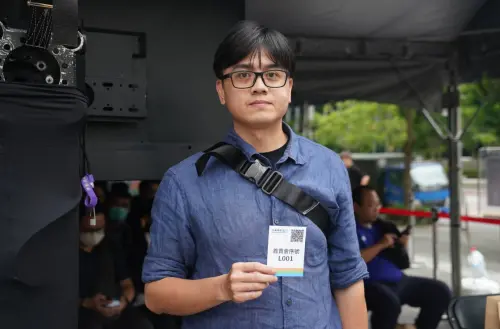 ▲中華電信iPhone 17首賣。（圖／記者林敬原攝）