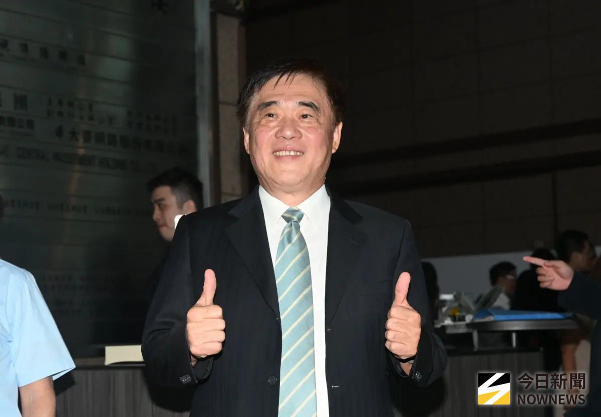 ▲前台北市長郝龍斌登記參選國民黨主席。（圖／記者林調遜攝，2025.09.19）