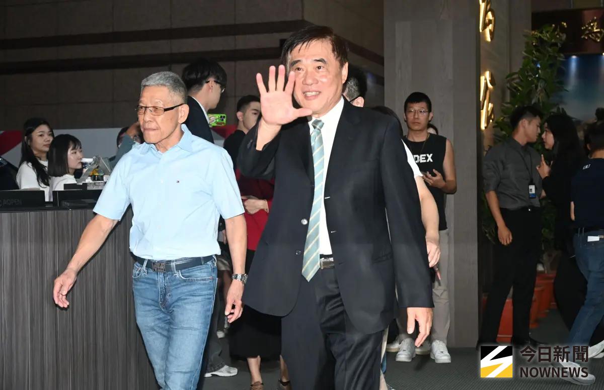 ▲國民黨前副主席郝龍斌今登記參選國民黨主席，他18日接受專訪時說，對於黨員發言若會影響藍白合，他會加以節制。（圖／記者林調遜攝，2025.09.19）