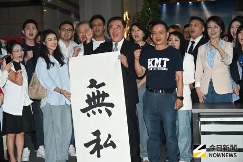 ▲前台北市長郝龍斌登記參選國民黨主席。（圖／記者林調遜攝，2025.09.19）