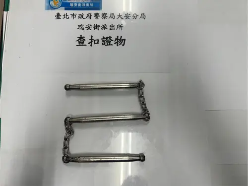 ▲馬嫌作案的三節鞭。（圖／警方提供）
