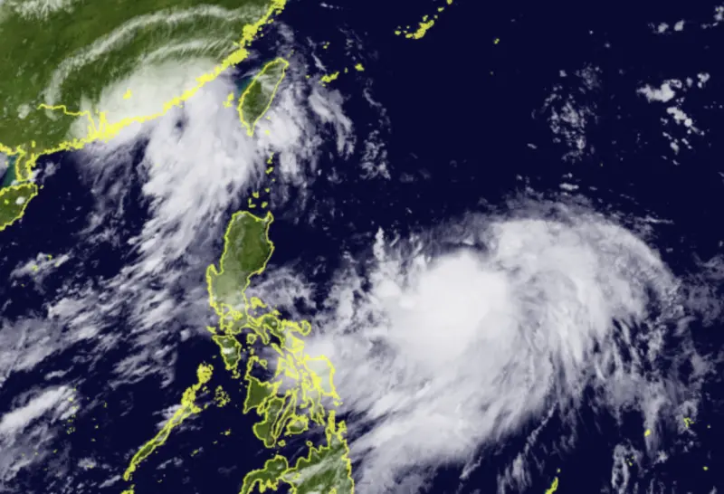 ▲樺加沙颱風結構完整，且強度穩增強，下週二影響台灣時，至少是中颱上限，暴風圈會接觸南台灣。（圖／翻攝向日葵8號衛星）