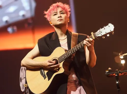 ▲男團Energy成員書偉（如圖）今晚原本要在2025澎湖追風音樂燈光節演出，但因父親病逝，他將告假返家。（圖／相信音樂提供）