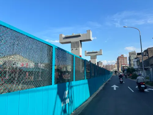 ▲CQ890樹林段已在2022年11月11日開工，目前進行既有管線遷移、基樁鑽掘及基礎施作、下構墩柱及帽梁施作等施工作業。（圖／新北捷運工程局提供）