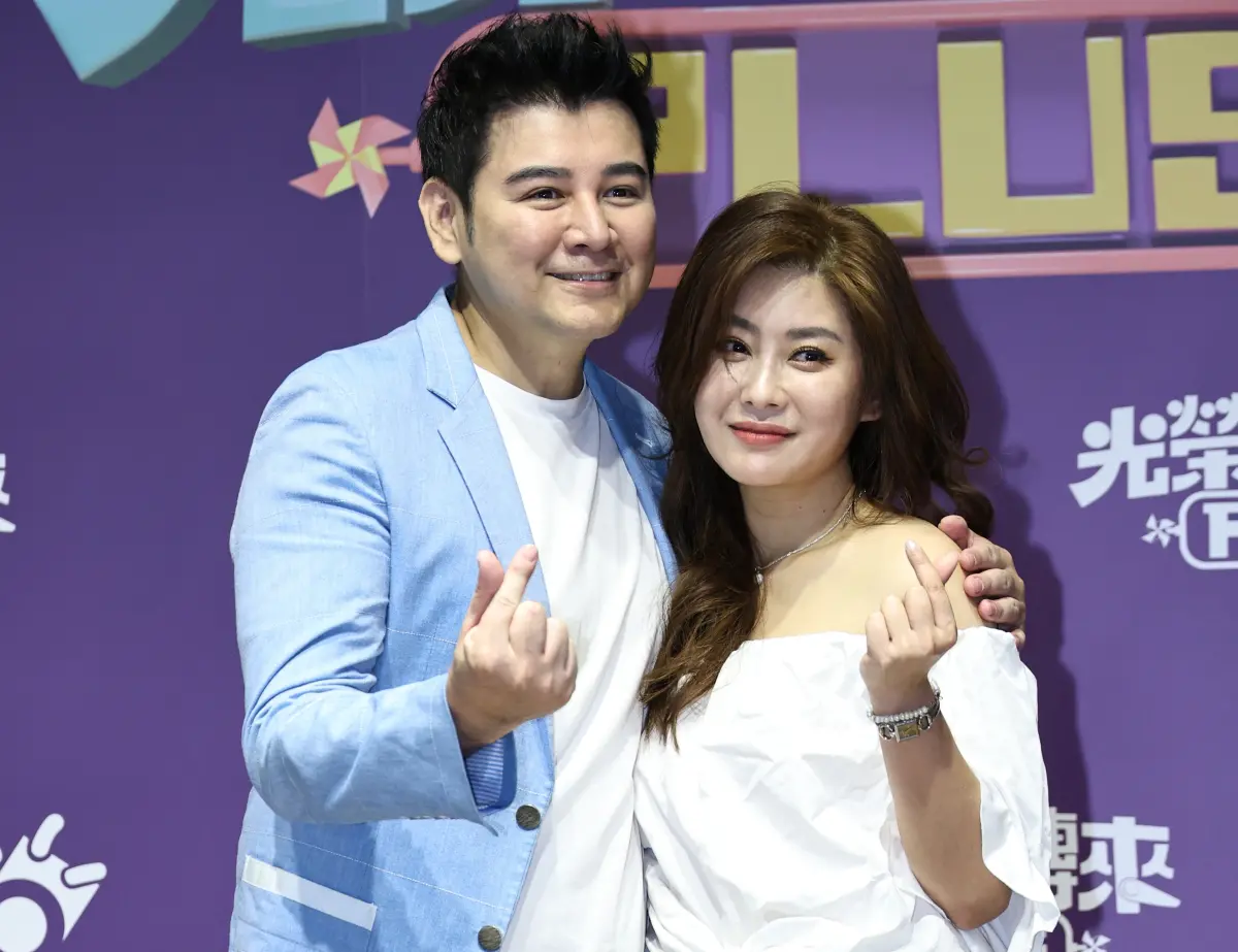 ▲陳宇風（左）、葉家妤（右）力挺妹妹白家綺和妹夫吳東諺新節目，至於是否要拼第4胎，兩人表示一切仰賴上帝安排。（圖／記者嚴俊強攝影）