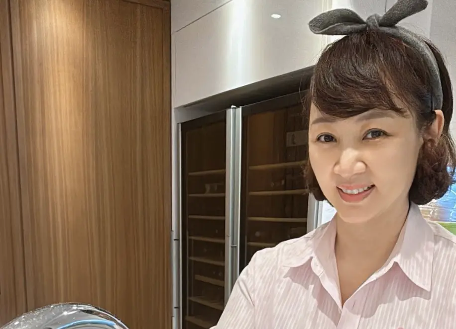 ▲53歲的藝人郁方在臉書為「剴剴案」發聲，為了不要再有類似案件發生，她正在考慮成為寄養家庭，希望以後：「能救一個是一個。」（圖／好門媳婦的秘密生活郁小方 臉書）