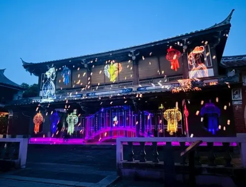 ▲10/5至12/27「仙履林園」點亮浪漫夜間光雕秀