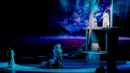 ▲《忘川遙》舞台設計以「環形輪迴流轉」為核心。（圖／ 衛武營提供）