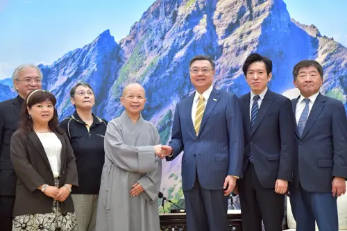 政院擬增設「不領取」選項　她轟：蠢也要有個極限好嗎！
