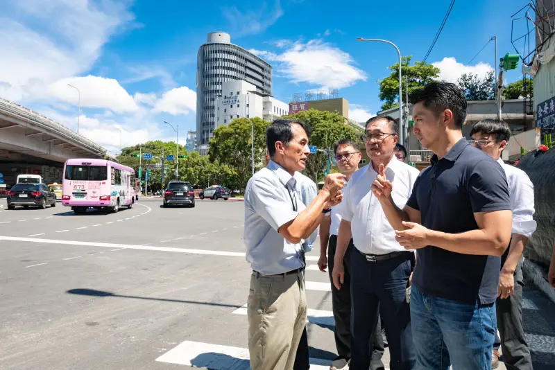 ▲公館圓環拆除，台北市長蔣萬安實地了解施工狀況、最新進度。（圖／翻攝自蔣萬安臉書）