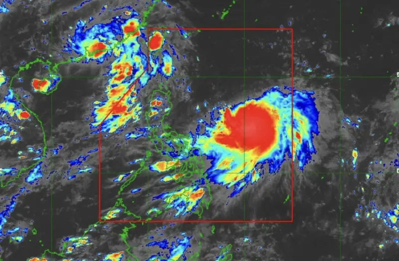 ▲樺加沙（Ragasa）颱風在菲律賓海持續增強，恐帶來豪雨、強風及風暴潮風險。（圖／PAGASA）