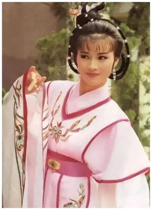 ▲黎燕珊獲選首屆亞姐冠軍後,主演亞視打造的古裝大戲《西施》,一度頗出風頭。(圖/摘自新浪) ▲黎燕珊獲選首屆亞姐冠軍後,主演亞視打造的古裝大戲《西施》,一度頗出風頭。(圖/摘自新浪)