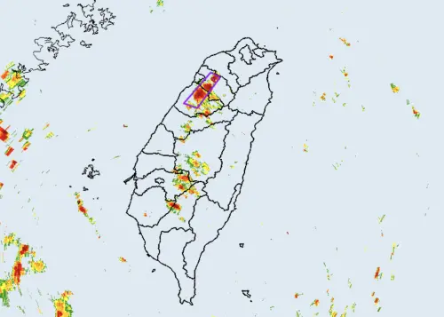 ▲中央氣象署針對「新竹市、新竹縣、苗栗縣」發布大雷雨即時訊息，持續時間至15時15分止。（圖／氣象署提供）