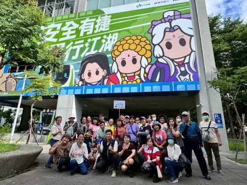 布袋戲也上捷運　中捷列車玩轉防詐知識
