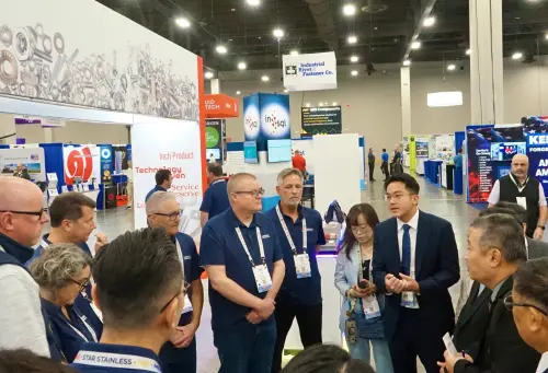 ▲LSG集團執行長Mike Spencer強調，因合約不會將關稅全數轉嫁客戶，扣件業運用層面廣泛剛性需求尤其強勁，預估明年第一季市場將會好轉。（圖／高市府提供）