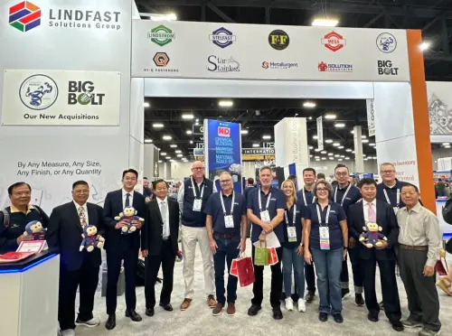 ▲經發局廖泰翔(左3)與螺絲公會理事長蔡永裕(左4)拜訪北美指標性扣件分銷商LSG集團(LindFast Solutions Group)，獲執行長Mike Spencer(左5)及採購團隊熱情接待。（圖／高市府提供）