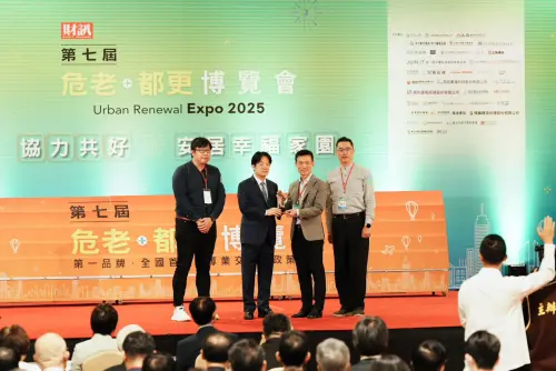 ▲板橋區文化路立面修繕榮獲都市更新暨危老重建團隊獎