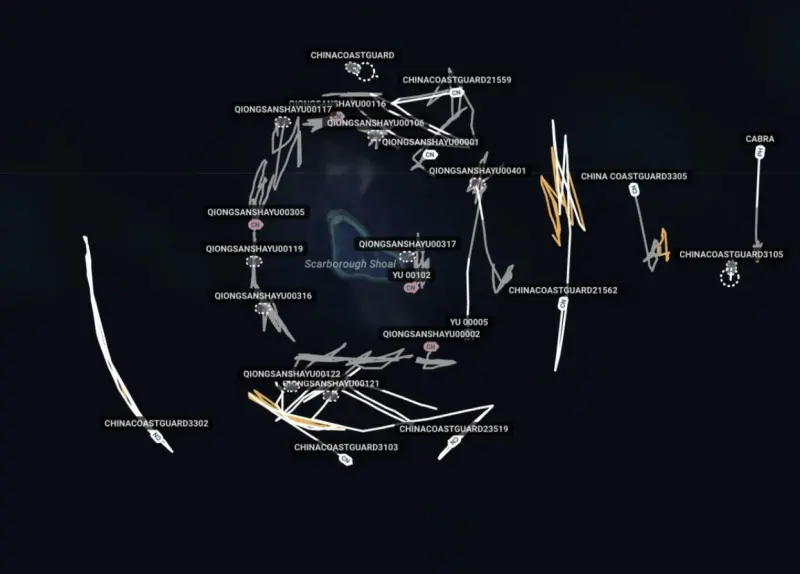    ▲衛星影像顯示，菲律賓海巡署巡邏艦「卡布拉號」（Cabra，右側）在黃岩島海域單獨對峙多達22艘中國海警與民兵船隻，形成一面倒態勢。（圖／翻攝自Ray Powell／X）  