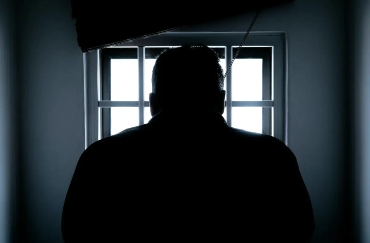 ▲菲律賓犯下弒親滅門案的23歲犯罪學系學生在緝捕行動中落網。（圖／翻攝自Manila Bulletin）