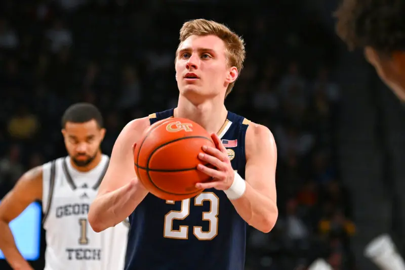 ▲丹佛金塊在新賽季開打前出現「弔詭操作」。根據NBA官方交易紀錄，球隊於今（20）日簽下後衛古德溫（Dane Goodwin），隨後立刻將其裁掉。（圖／美聯社／達志影像）