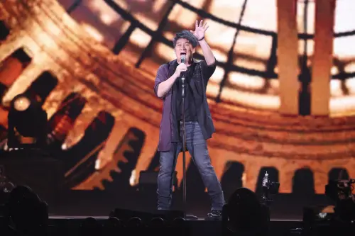 64歲周華健搭捷運被勸阻「這是博愛座」！他神回覆：我可以坐呀
