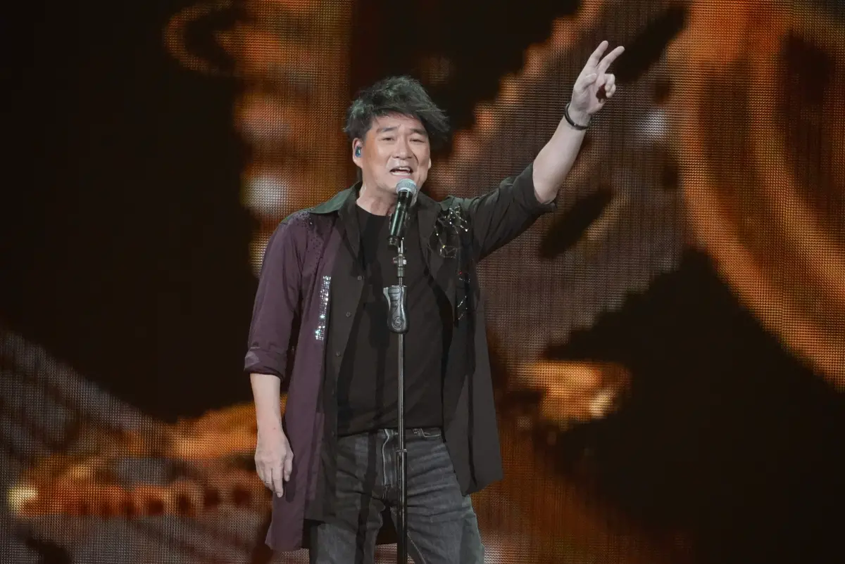 ▲周華健（如圖）寵粉無極限，今（20）日晚間在台北小巨蛋全球首唱新歌〈蕾絲花邊〉，加碼連唱6首安可曲。（圖／記者嚴俊強攝影）