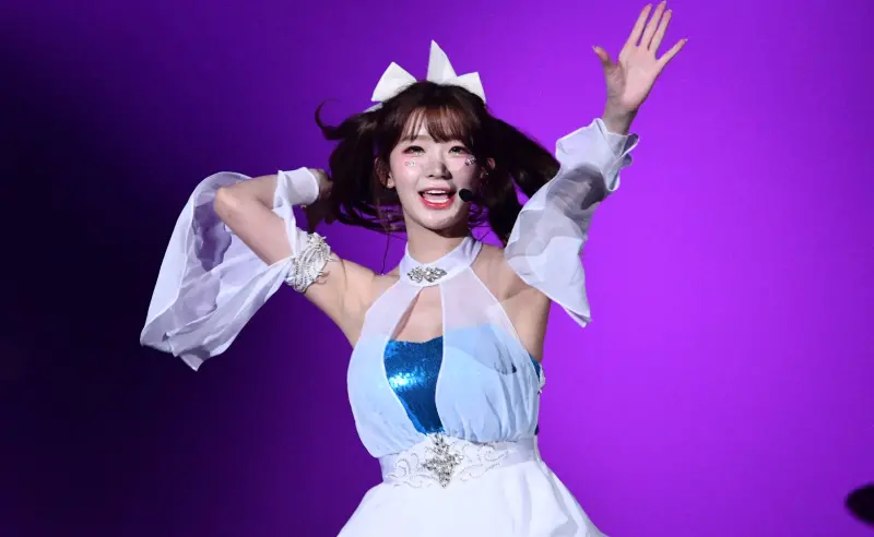 ▲Fubon Angels韓籍三本柱之一的人氣成員李珠珢，賽後表演挑戰日語歌曲「ファンサ（HoneyWorks）」，唱跳俱佳的表現受到一致好評，賽後球迷紛紛在Threads上稱讚。（圖／記者林柏年攝,2025.09.20）