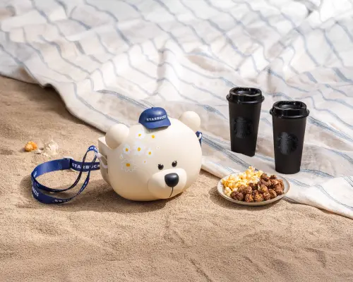 ▲星巴克「Bearista熊杯架爆米花收納組」890元；搭Kermit杯套餐優惠價980元。（圖／星巴克提供）
