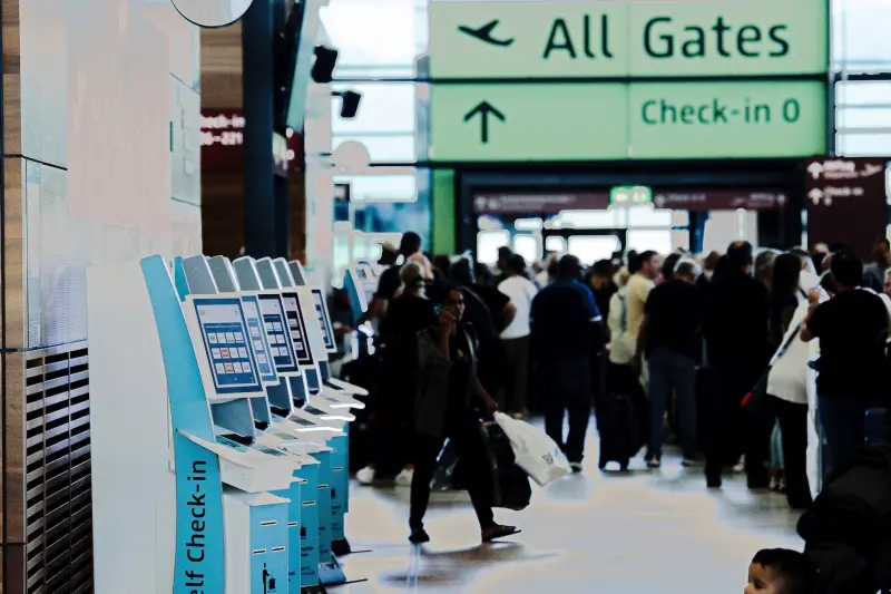    ▲歐洲多家機場使用的報到系統因網攻而中斷。圖為德國柏林布蘭登堡機場。（圖／美聯社／達志影像）  