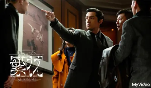 ▲由王家衛執導的中國劇《繁花》近期被爆出疑似剝削編劇，對此，劇組也回應將會公開早期籌備資訊，以示清白。圖中為演員之一胡歌。（圖／澤東電影＆MyVideo提供）