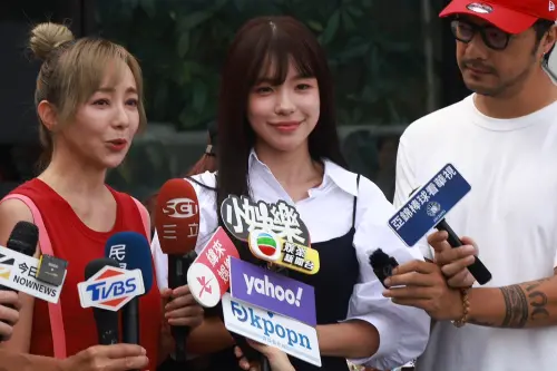 ▲季芹（左起）、李多慧在《辛亥隧道》導演簡學彬安排下要扮演，母女。（圖／記者葉政勳攝）