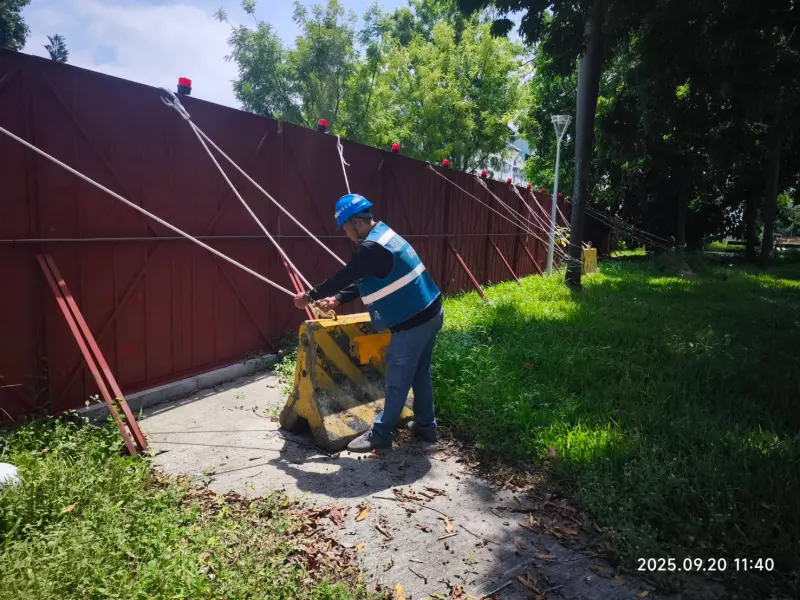 ▲ 因應樺加沙颱風，高市工務局全面完成防颱與防汛整備，針對建築工地、道路與橋梁工程加強檢點，全力降低災害風險。（圖／高市府工務局提供）
