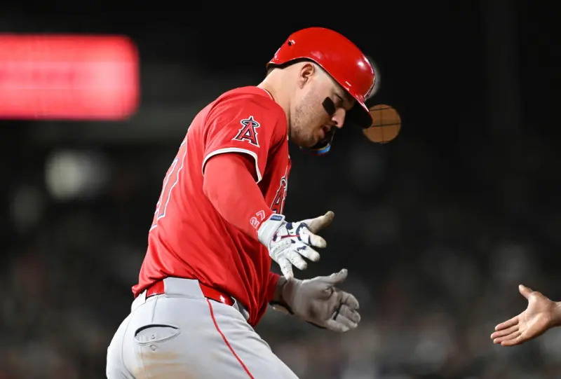 ▲美國職棒大聯盟（Major League Baseball）洛杉磯天使球星「神鱒」楚奧特（Mike Trout）今（21）日在對上科羅拉多落磯的比賽中締造歷史里程碑。他於第八局轟出生涯第400支全壘打，助隊以3：0擊敗對手。（圖／美聯社／達志影像）