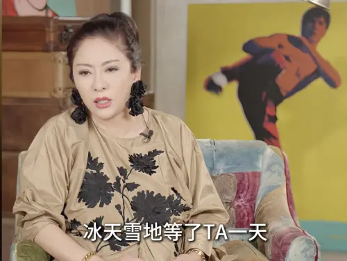 ▲「向太」陳嵐（如圖）揭露愛耍大牌、很會變臉的巨星，曾經讓兩個老演員在冰天雪地裡等他一天，都不出來拍，很會折磨人。（圖／摘自向太陳嵐抖音）