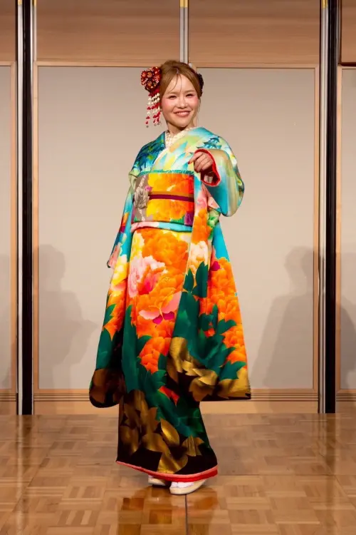 ▲「AMTRS」的組成原因，是製作人SACHI TAKEKOSHI希望成為一個能照亮新可能性的「金色太陽集團」，並藉此傳遞日本人的力量與能量。