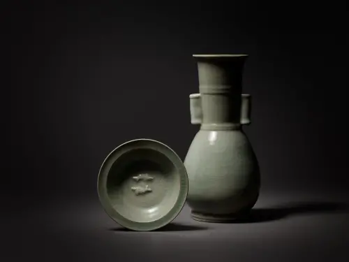 ▲「集友古玩」帶來南宋〈龍泉貫耳瓶〉。（圖／台北文華藝博提供）