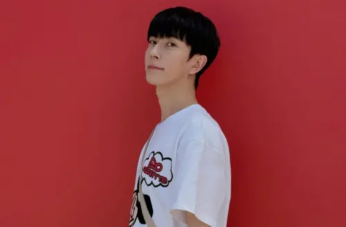 ▲于朦朧生前疑發求救訊號！粉絲翻出藏頭詩　直播暗示死亡慘遭中斷。（圖／微博@于朦朧）