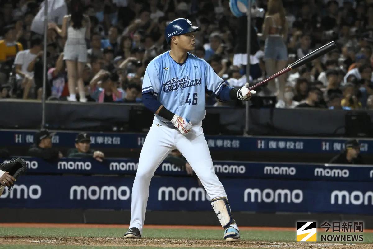 ▲富邦悍將范國宸敲出本季第13轟，也讓後勁對戰無失分紀錄中斷。（圖／記者林柏年攝,2025.09.21）