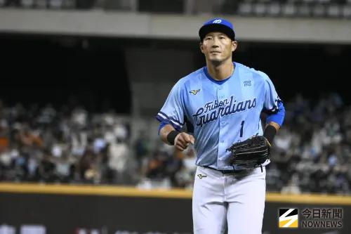 影／林哲瑄最終戰退場全場歡呼！陳真開轟、陳仕朋退場後激動落淚
