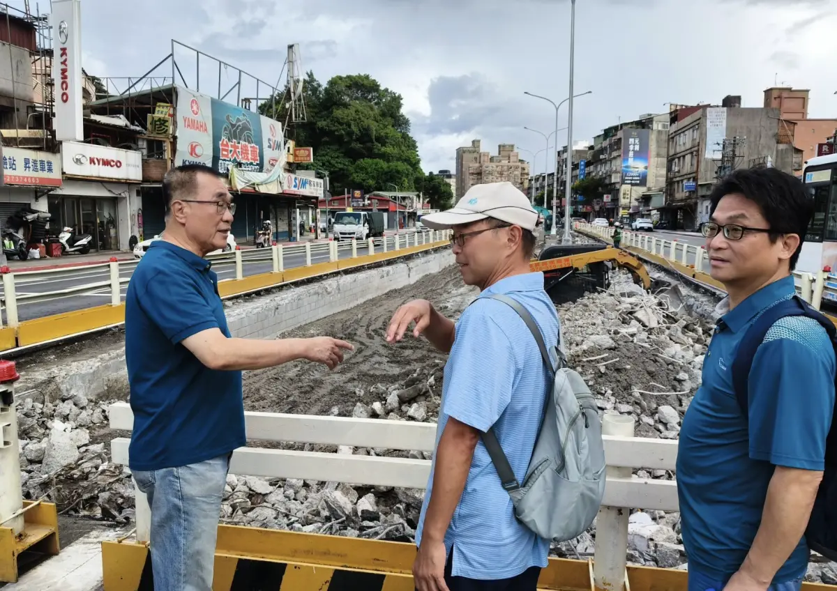▲李四川下午視察公館圓環拆除工程，事後發文表示「不爭是慈悲，不辯是智慧」，時間會證明一切。（圖／翻攝自李四川臉書）