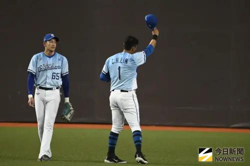 ▲富邦悍將林哲瑄、陳真。（圖／記者林柏年攝,2025.09.21）