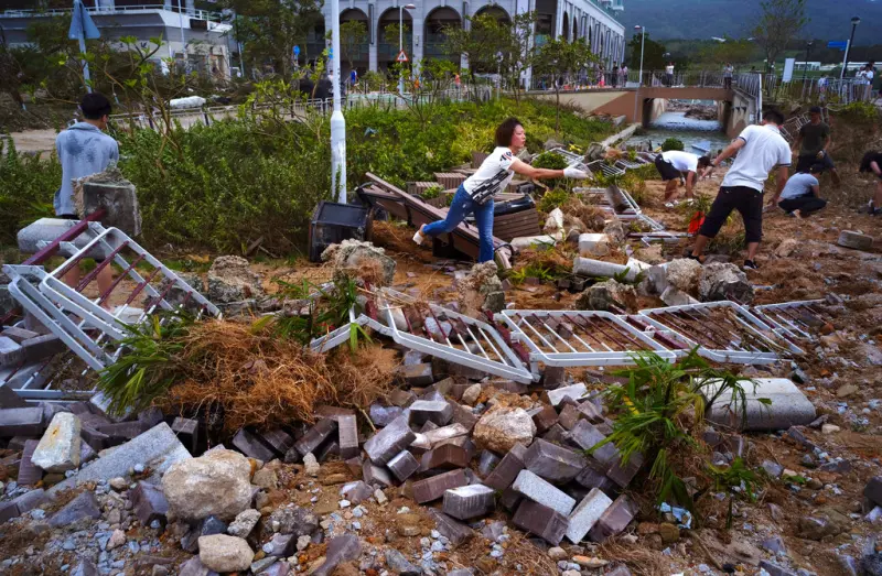    ▲2018年9月，山竹颱風襲擊香港，造成嚴重災損。（圖／美聯社／達志影像）  