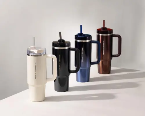 ▲星巴克STANLEY保溫杯，容量887毫升，四色售價1,750元/個。（圖／星巴克提供）