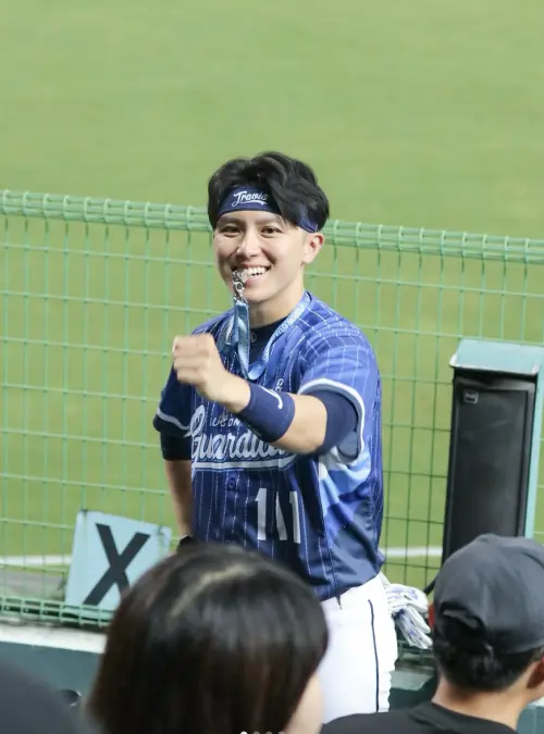 ▲Travis阿崔是富邦悍將應援團現任團長，不只深受悍將球迷喜愛，在國際場上也是圈粉無數。