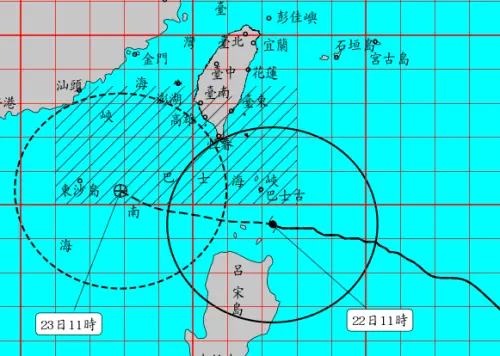 ▲樺加沙颱風目前海陸警齊發，強度已經來到最巔峰，暴風圈今（22）日上午11時接觸恆春，屏東、台東、高雄也將陸續受到影響。（圖／中央氣象署cwa.gov.tw）