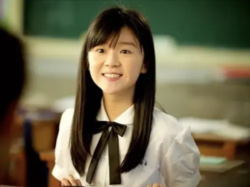 ▲宋伊人曾經演過台灣電影《六弄咖啡館》，近來被稱是于朦朧墜樓身亡案中的重要關係人，微博帳號也湧進大量網友質疑、批評的留言。（圖／摘自IMDb）