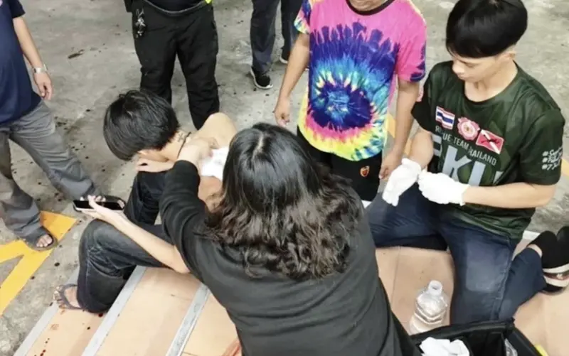 ▲泰國清邁發生「黑幫認錯人事件」，14歲少女無辜被砍斷手，另有兩名少年重傷。（圖／翻攝自清萊時報）