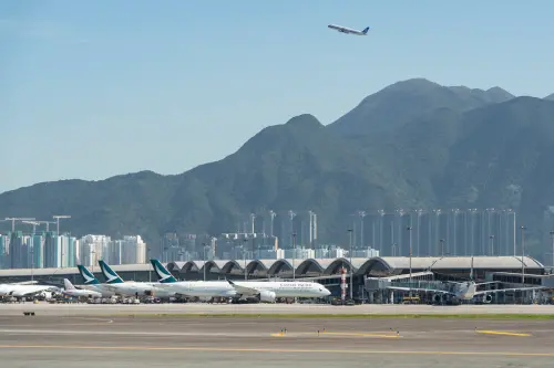 樺加沙颱風來襲！香港機場擬關閉36小時創紀錄　數百航班恐停飛
